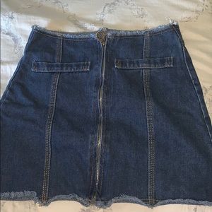 LF? zip up jean skirt fits waist 25 or 26